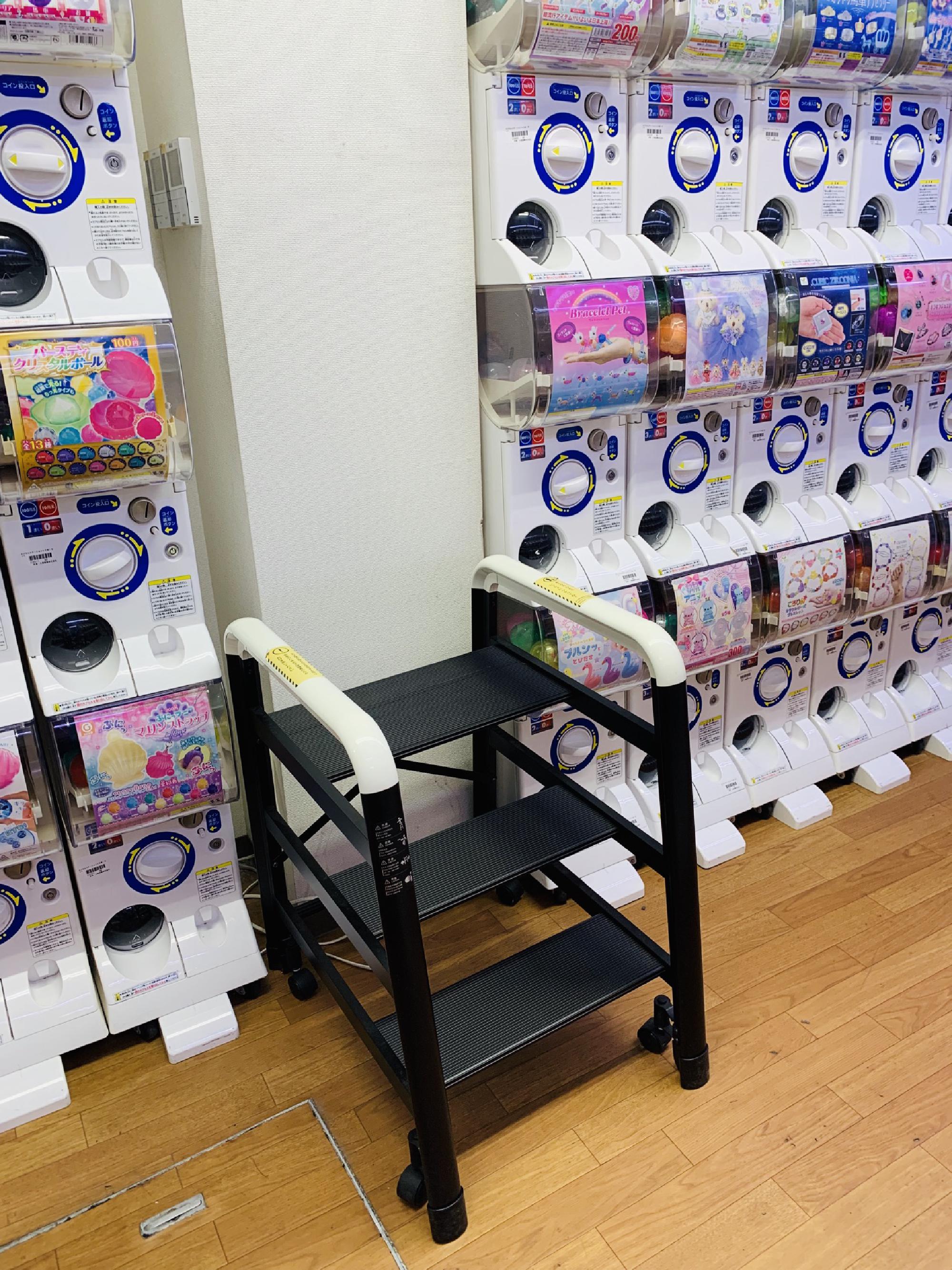 Himeji gacha specialty shop where adults can also enjoy children 